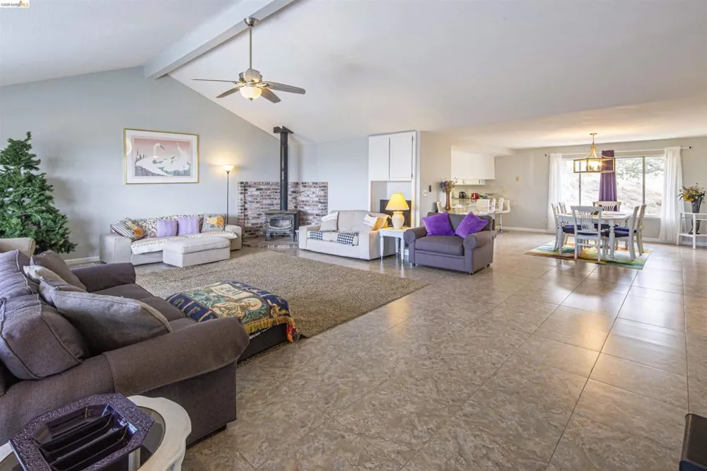 5448 Arbolada DR La Grange, CA 95329