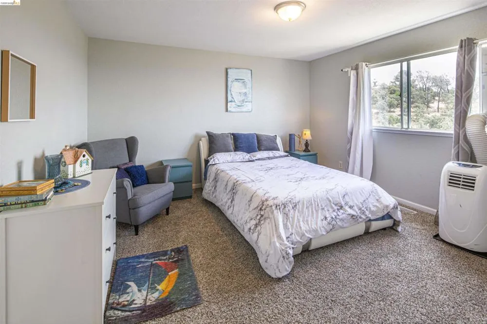 5448 Arbolada DR La Grange, CA 95329