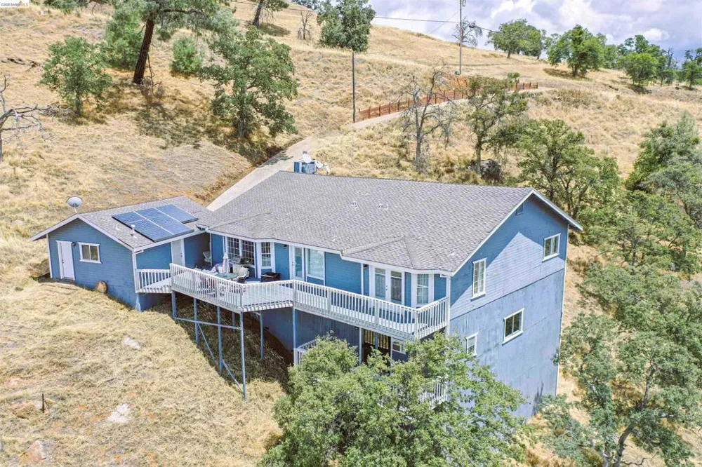 5448 Arbolada DR La Grange, CA 95329