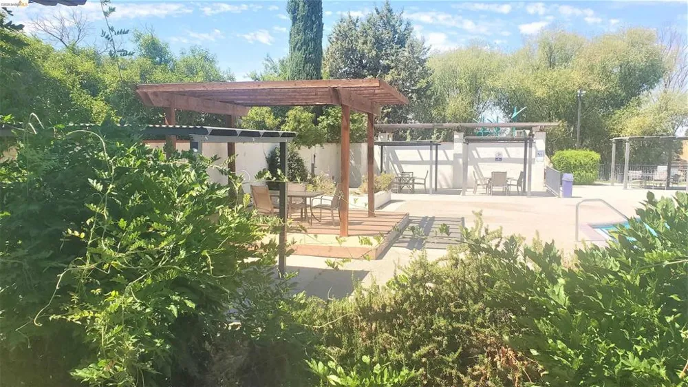 5448 Arbolada DR La Grange, CA 95329