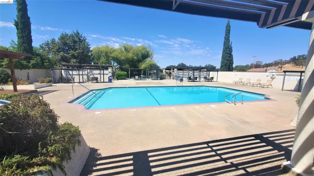5448 Arbolada DR La Grange, CA 95329