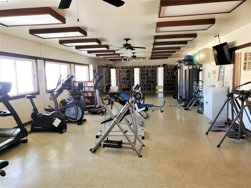 5448 Arbolada DR La Grange, CA 95329