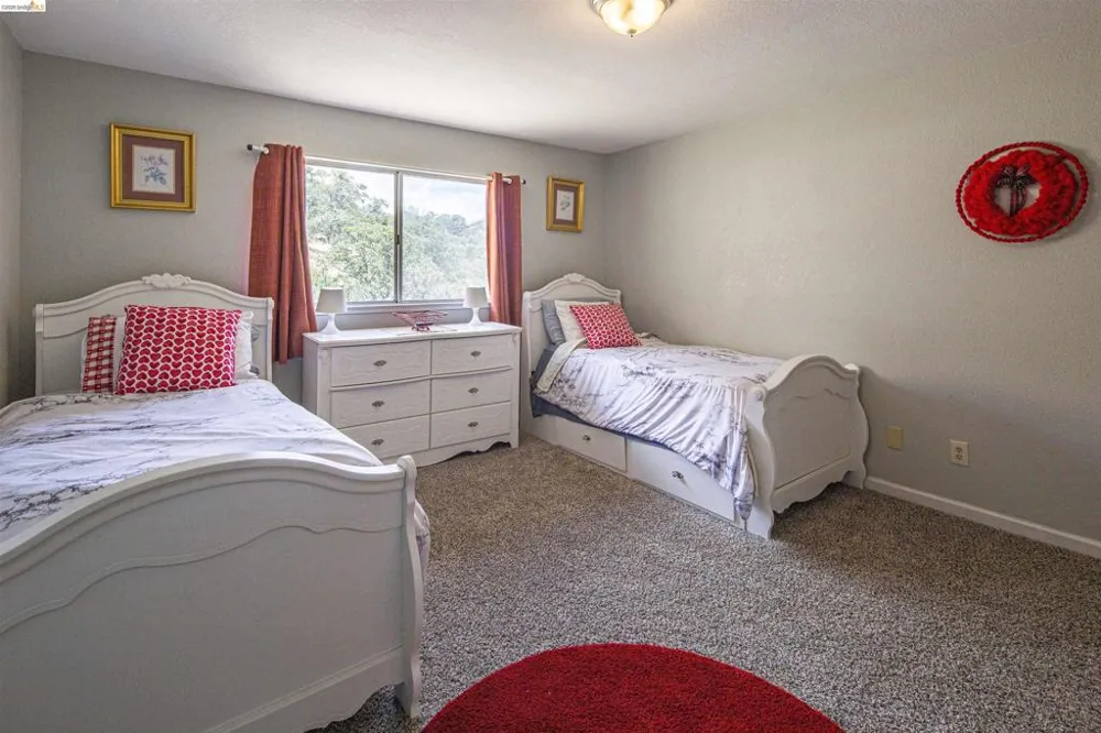 5448 Arbolada DR La Grange, CA 95329
