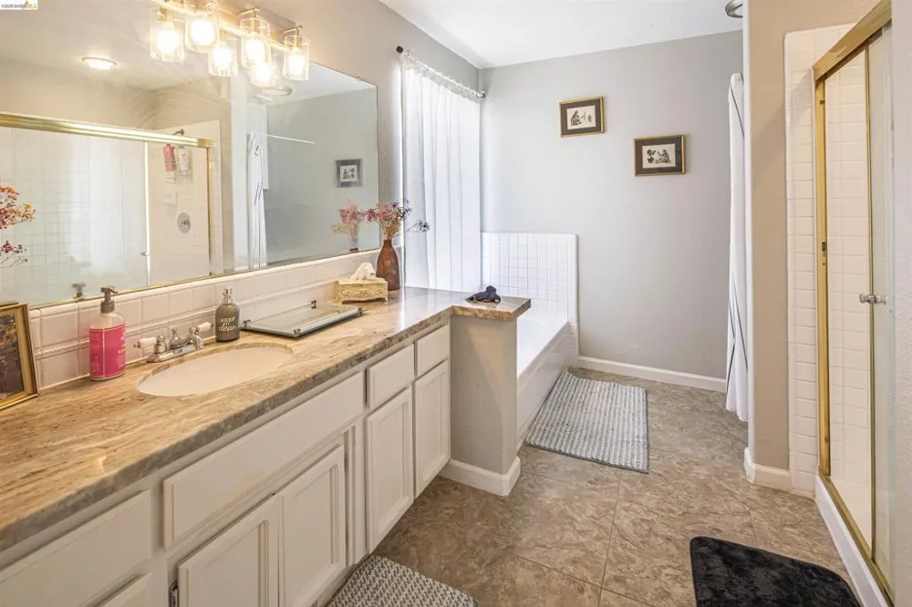 5448 Arbolada DR La Grange, CA 95329