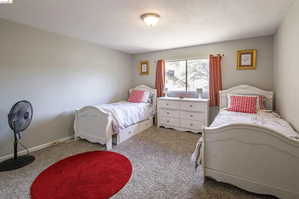 5448 Arbolada DR La Grange, CA 95329