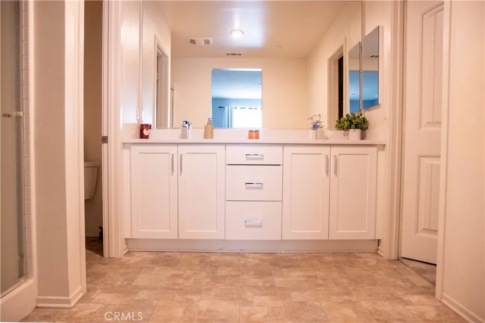 1766 Park Place Riverside, CA 92501