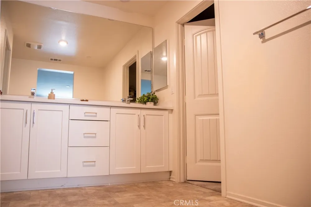 1766 Park Place Riverside, CA 92501