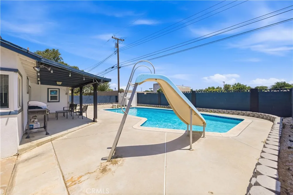 1104 W W Avenue J10 Lancaster, CA 93534