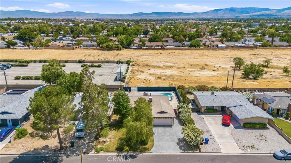 1104 W W Avenue J10 Lancaster, CA 93534
