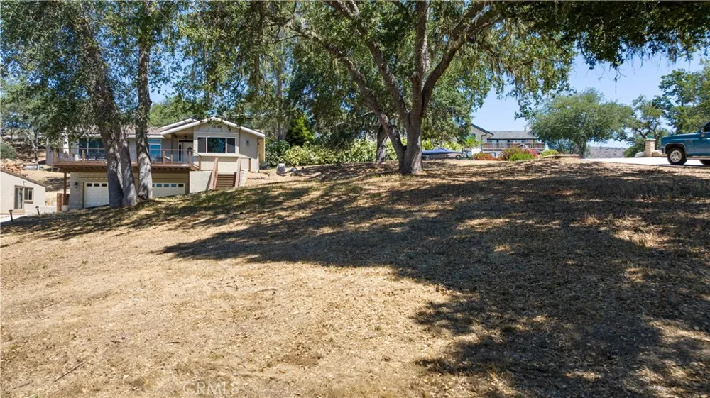 2872 Saddle Way Bradley, CA 93426