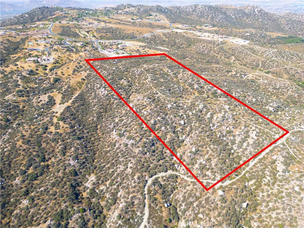 12 Venus Dr Nuevo, CA 92567