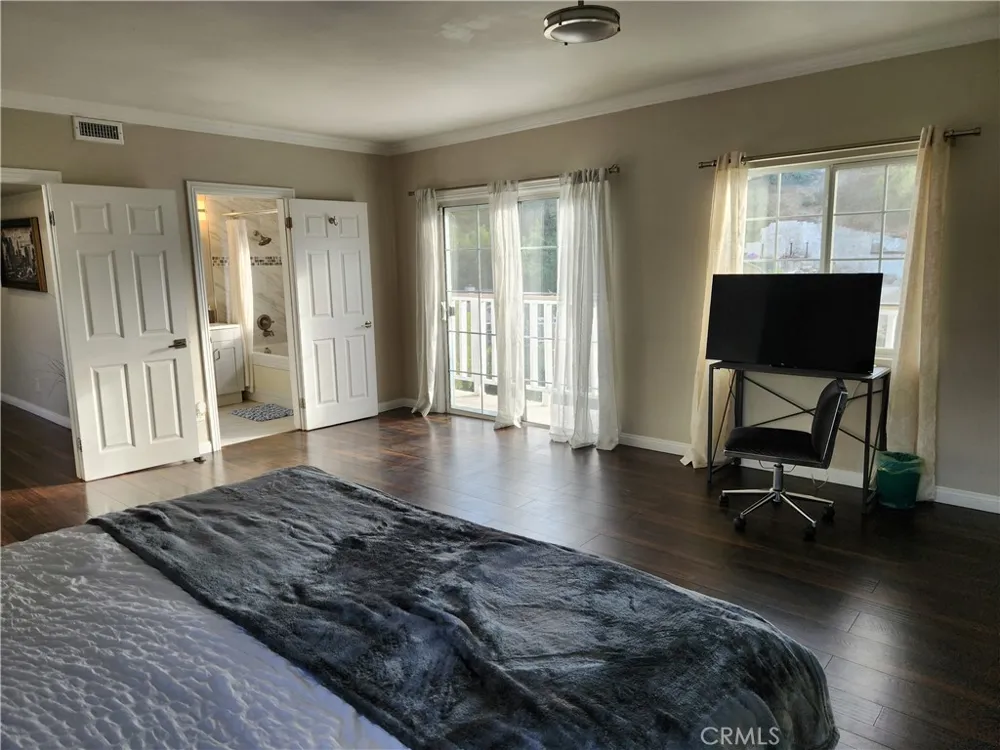 3615 Sunswept Drive Studio City, CA 91604