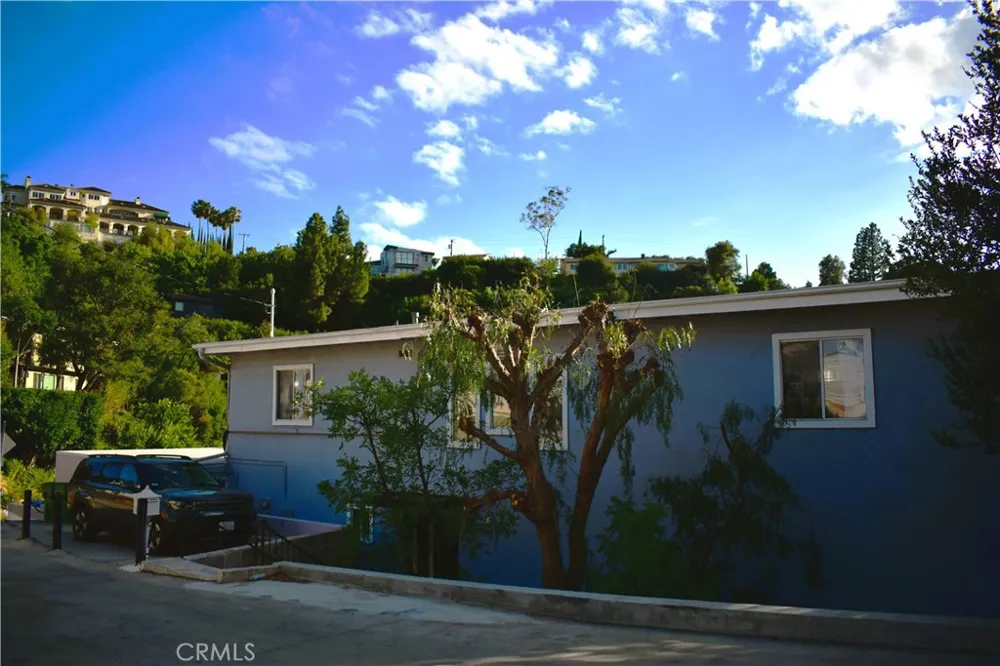 3615 Sunswept Drive Studio City, CA 91604