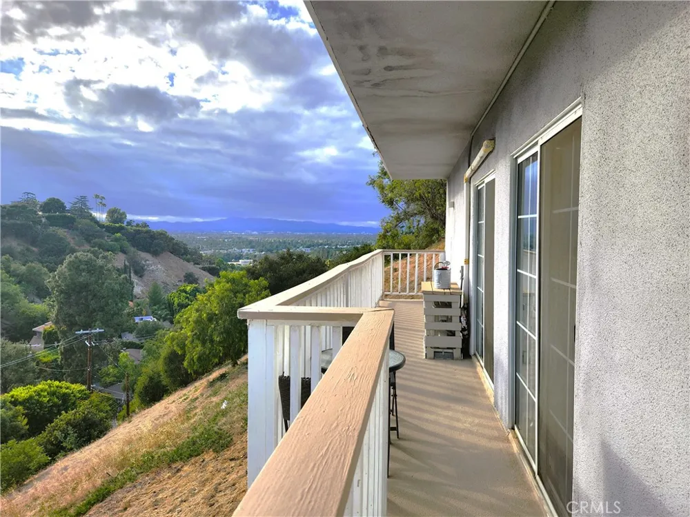 3615 Sunswept Drive Studio City, CA 91604