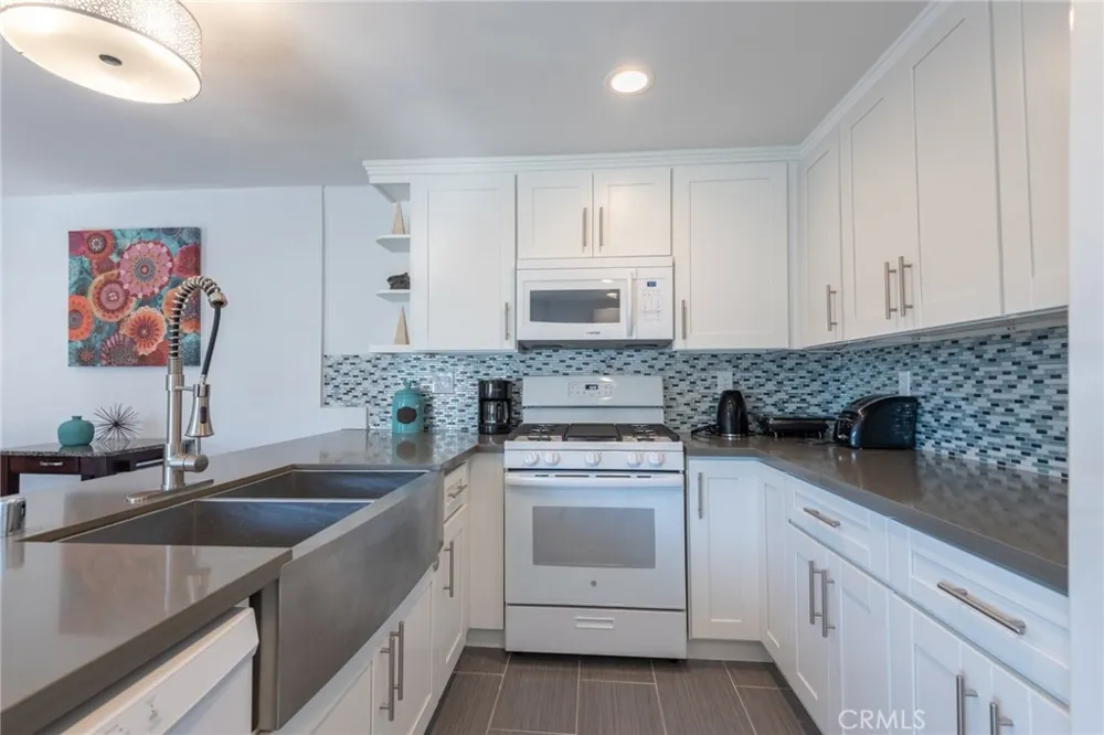 3615 Sunswept Drive Studio City, CA 91604