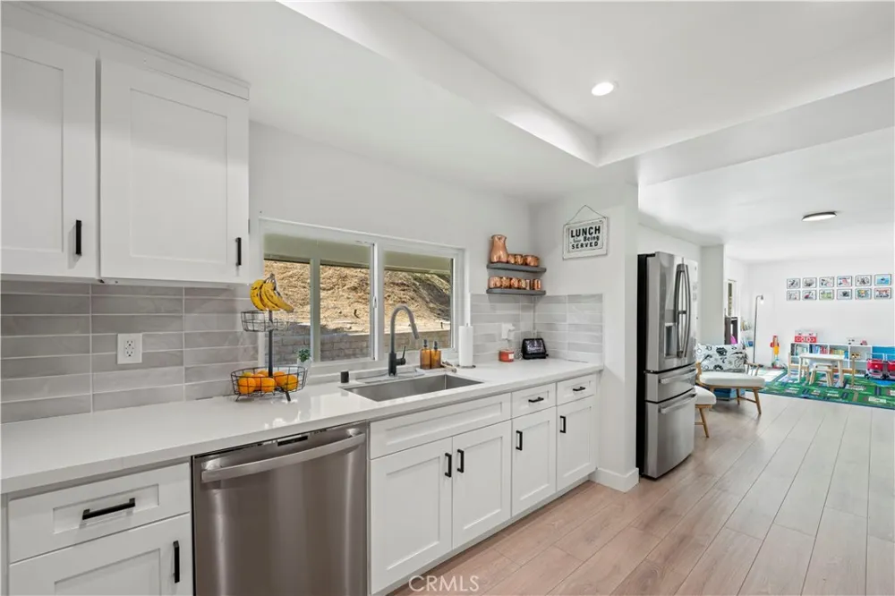 28019 Deep Creek Canyon Country, CA 91387