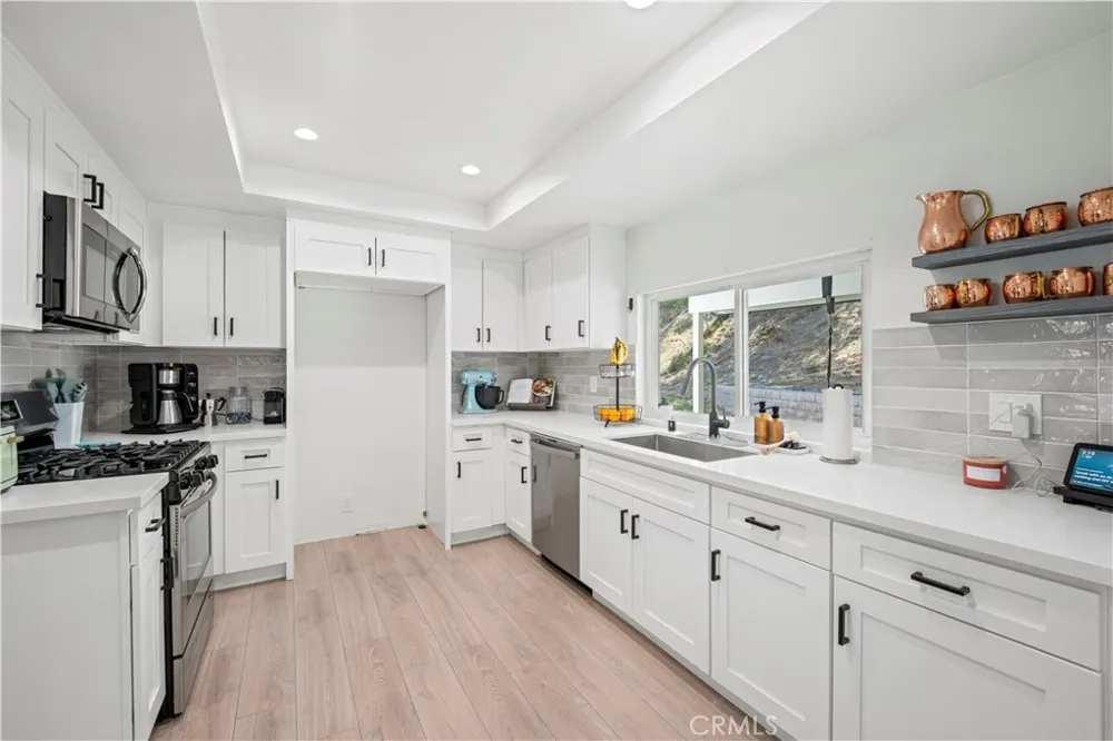 28019 Deep Creek Canyon Country, CA 91387