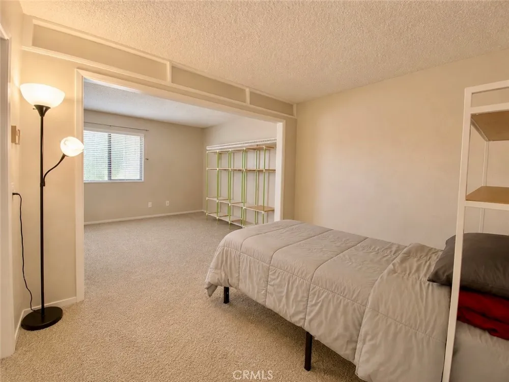 1960 S Mcclelland #33 Santa Maria, CA 93454
