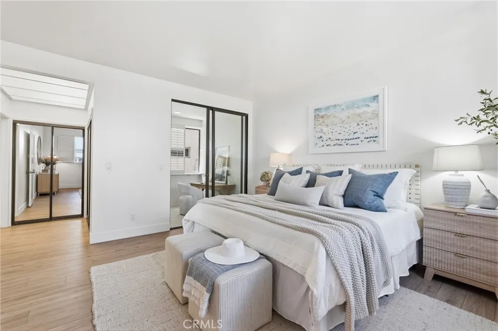 2516 The Strand Manhattan Beach, CA 90266