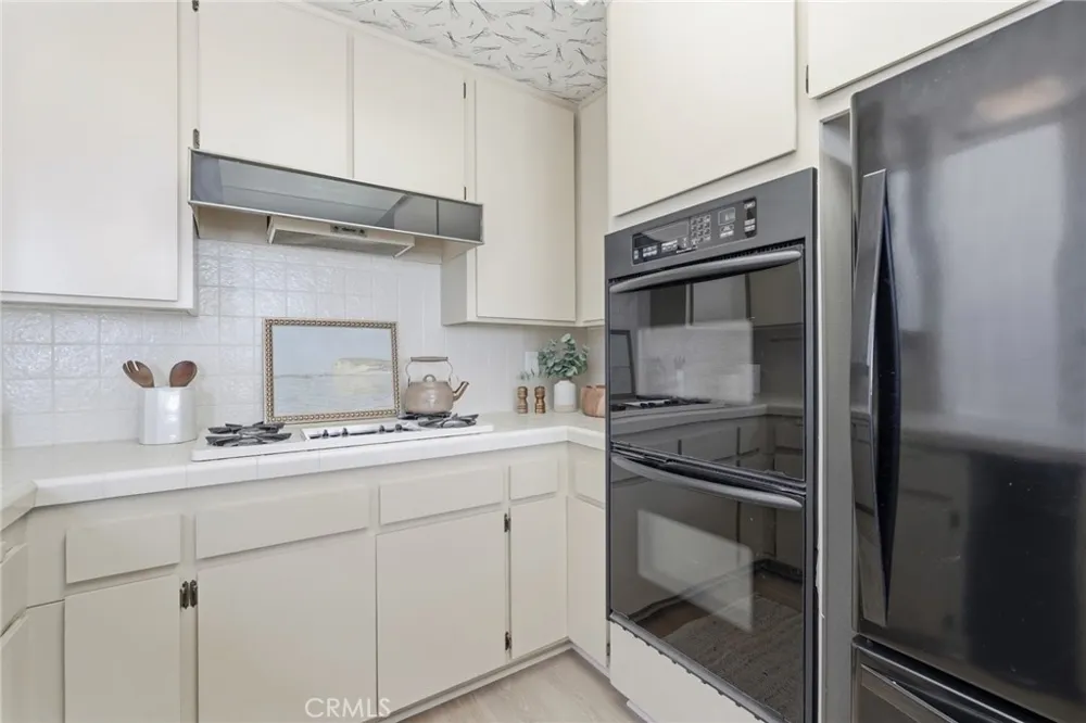 2516 The Strand Manhattan Beach, CA 90266
