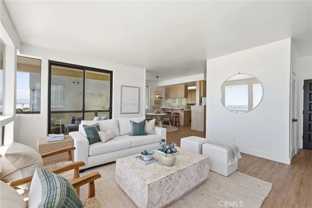 2516 The Strand Manhattan Beach, CA 90266