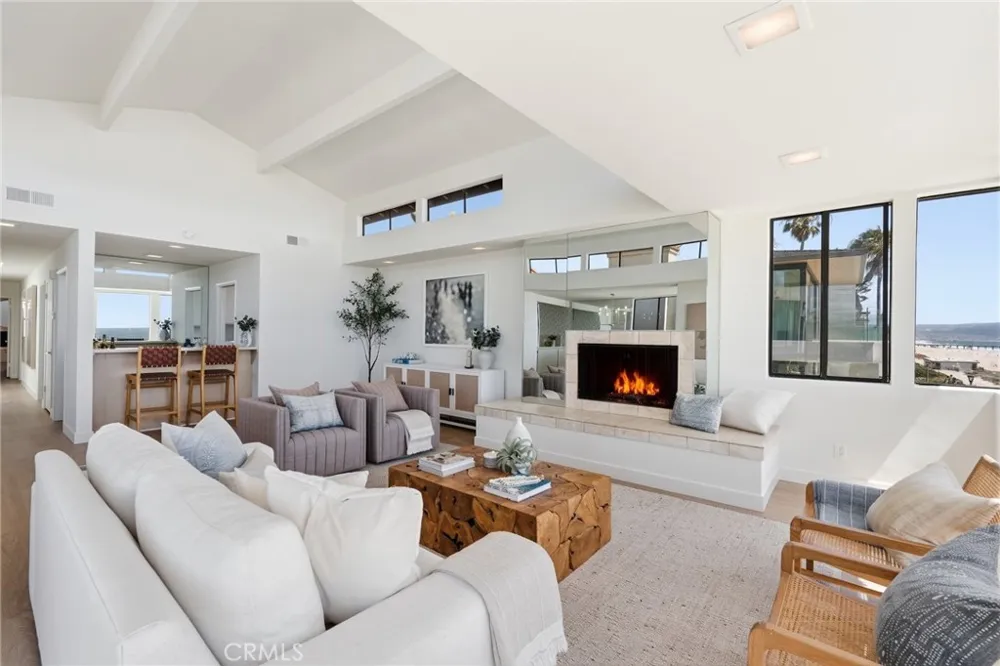 2516 The Strand Manhattan Beach, CA 90266