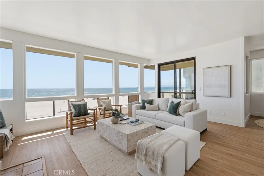 2516 The Strand Manhattan Beach, CA 90266