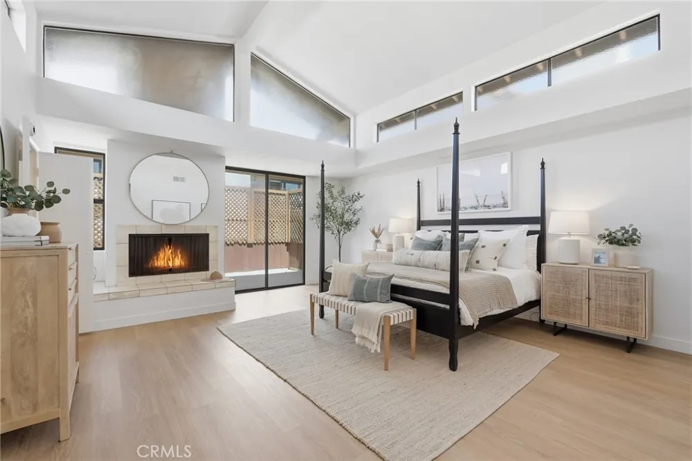 2516 The Strand Manhattan Beach, CA 90266