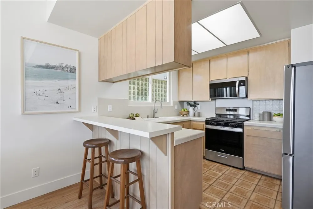 2516 The Strand Manhattan Beach, CA 90266