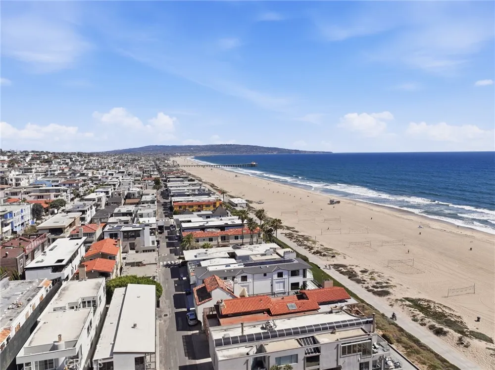 2516 The Strand Manhattan Beach, CA 90266