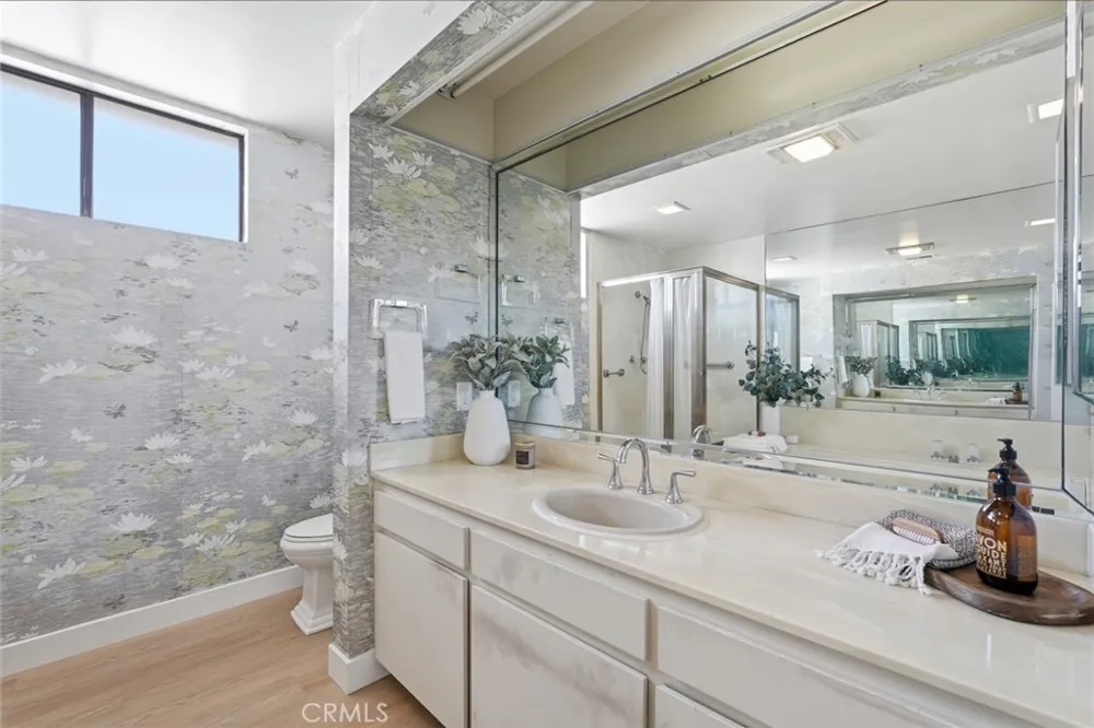 2516 The Strand Manhattan Beach, CA 90266