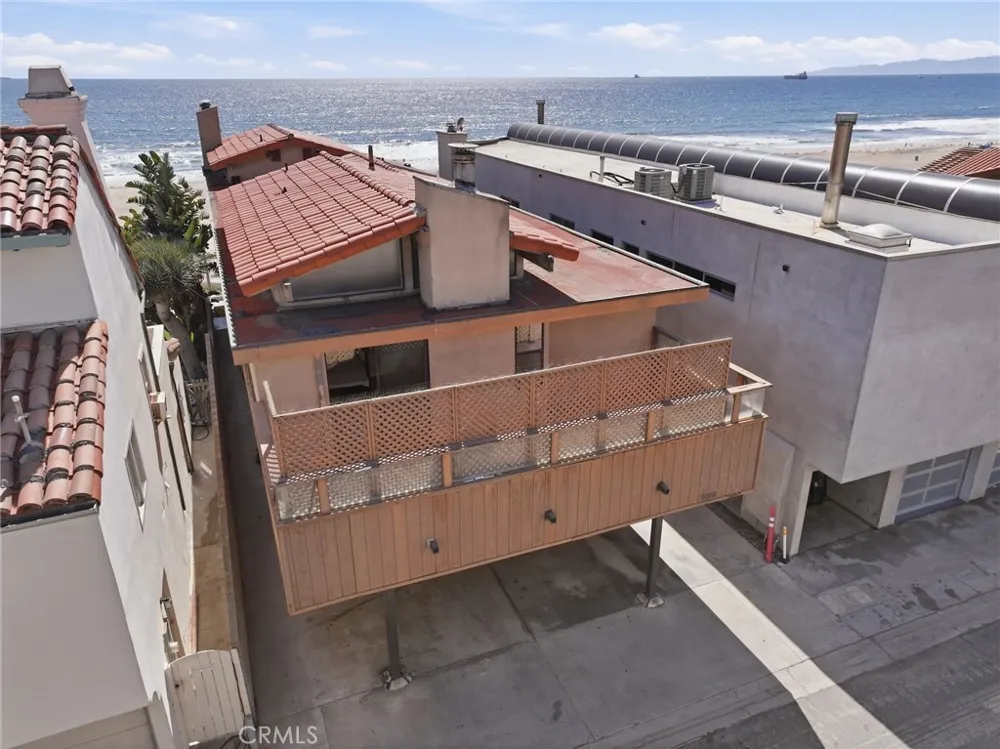 2516 The Strand Manhattan Beach, CA 90266