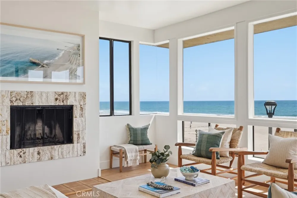 2516 The Strand Manhattan Beach, CA 90266