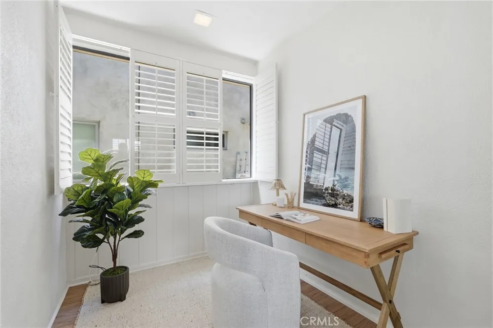 2516 The Strand Manhattan Beach, CA 90266