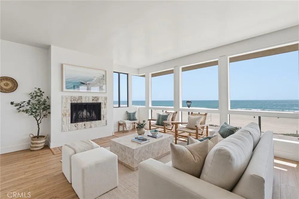 2516 The Strand Manhattan Beach, CA 90266