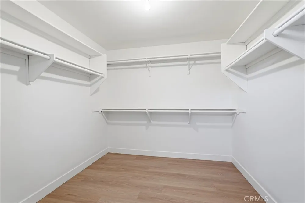 2516 The Strand Manhattan Beach, CA 90266