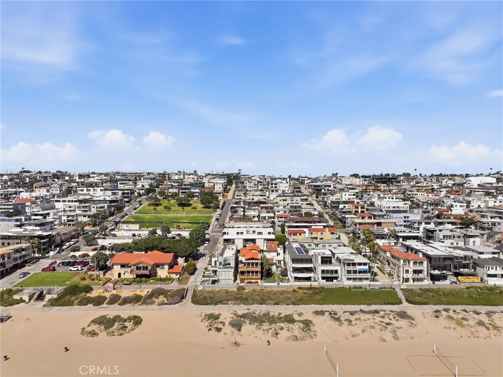 2516 The Strand Manhattan Beach, CA 90266