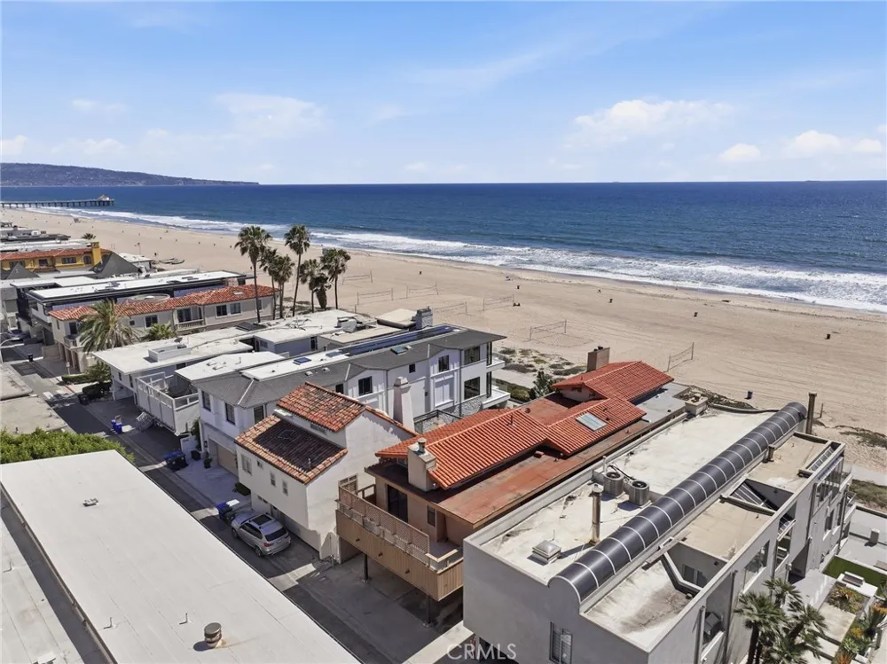 2516 The Strand Manhattan Beach, CA 90266