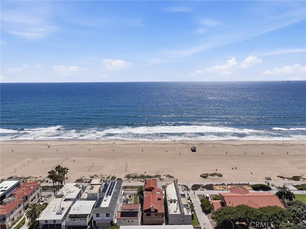 2516 The Strand Manhattan Beach, CA 90266