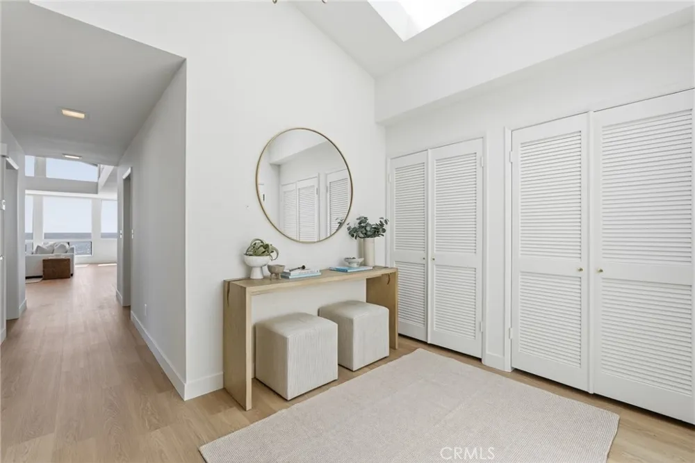 2516 The Strand Manhattan Beach, CA 90266