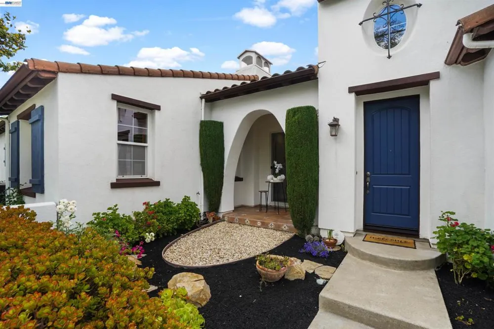 2564 Basswood Dr