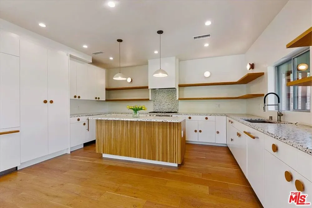 2240 Ewing Street Los Angeles, CA 90039