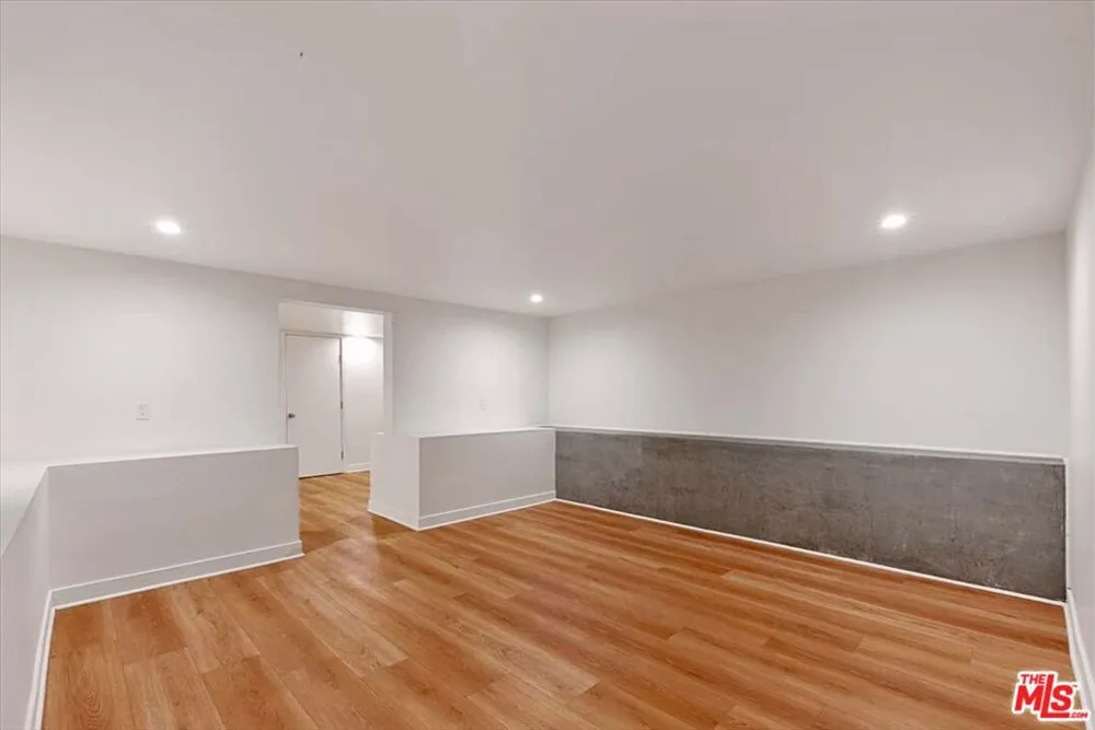 2240 Ewing Street Los Angeles, CA 90039
