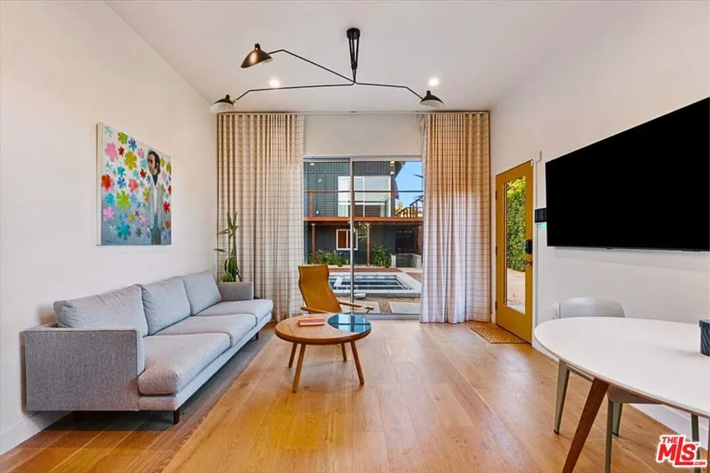2240 Ewing Street Los Angeles, CA 90039