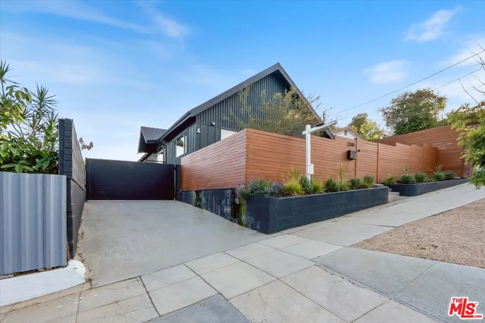 2240 Ewing Street Los Angeles, CA 90039