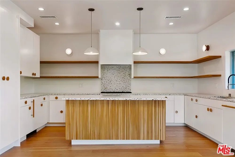 2240 Ewing Street Los Angeles, CA 90039