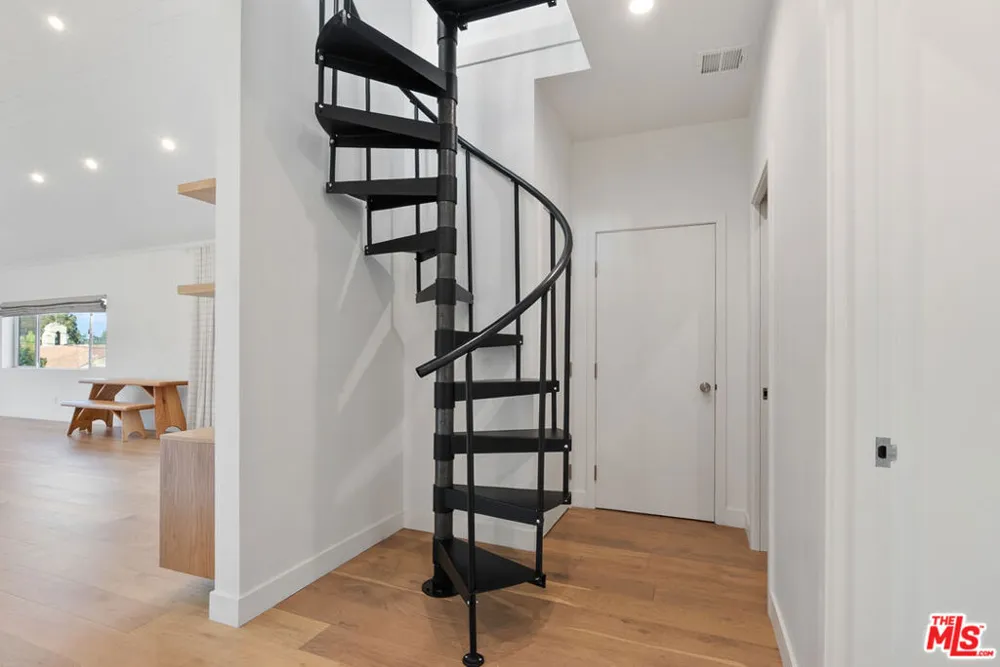 2240 Ewing Street Los Angeles, CA 90039