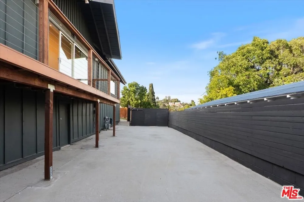 2240 Ewing Street Los Angeles, CA 90039