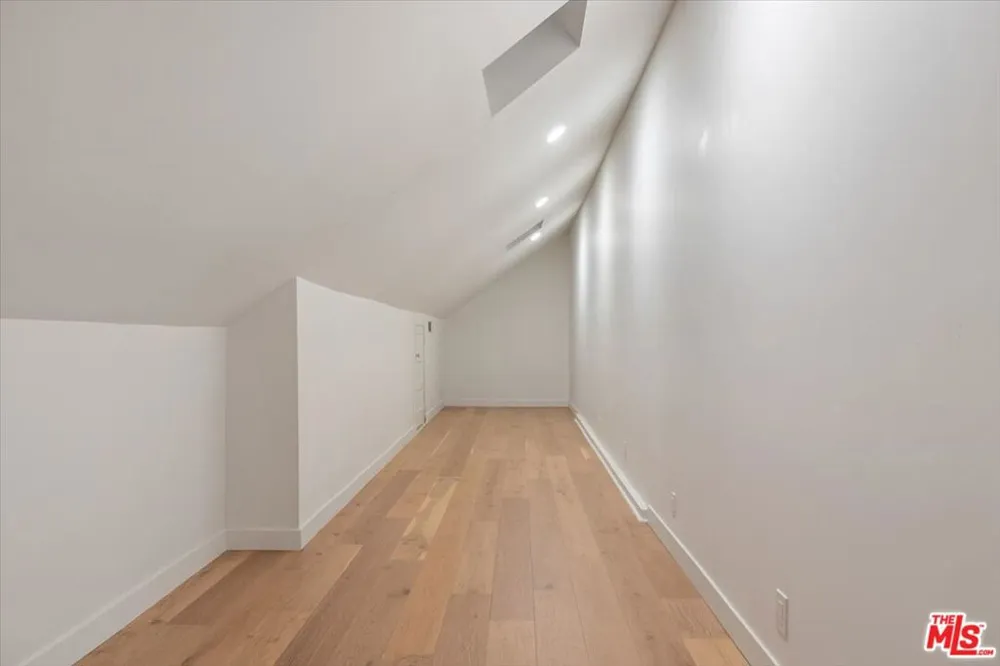 2240 Ewing Street Los Angeles, CA 90039