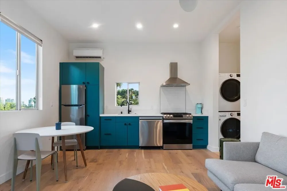 2240 Ewing Street Los Angeles, CA 90039